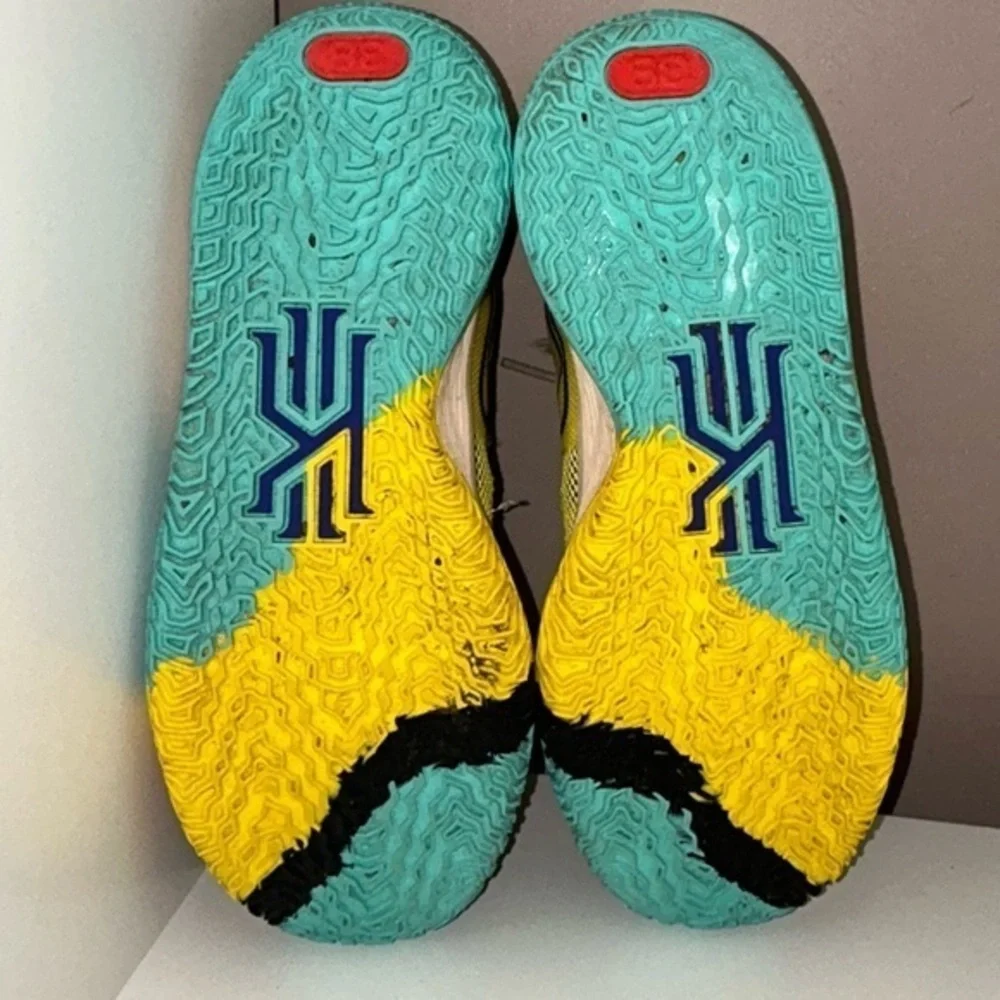 Nike Yellow and Blue Sneakers‎ Modern Design